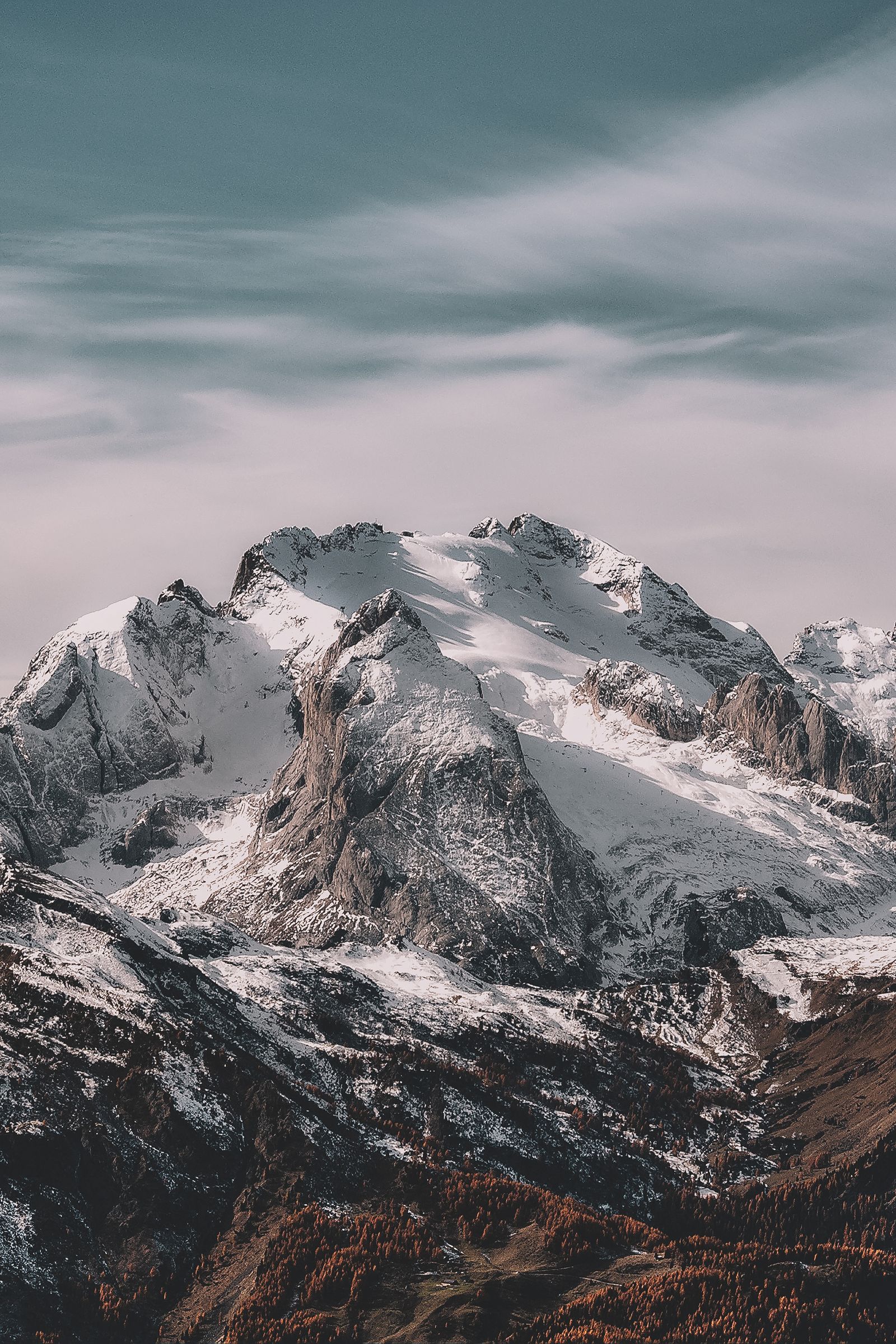 Winterliche Berge, Saisonbild für kalte Monate