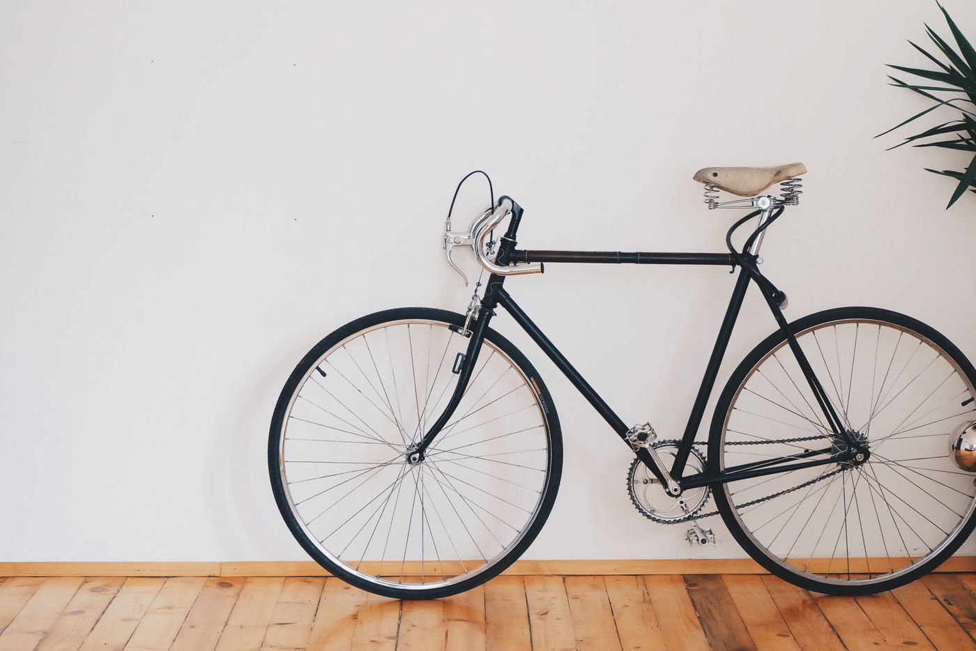 Fahrrad als Arbeitsgerät im Studio, kein Dekor
